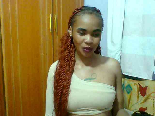 Prettie-brownskin webcam