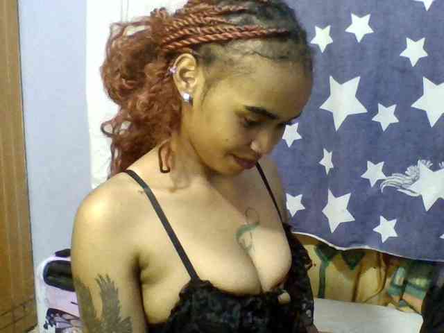 Prettie-brownskin webcam