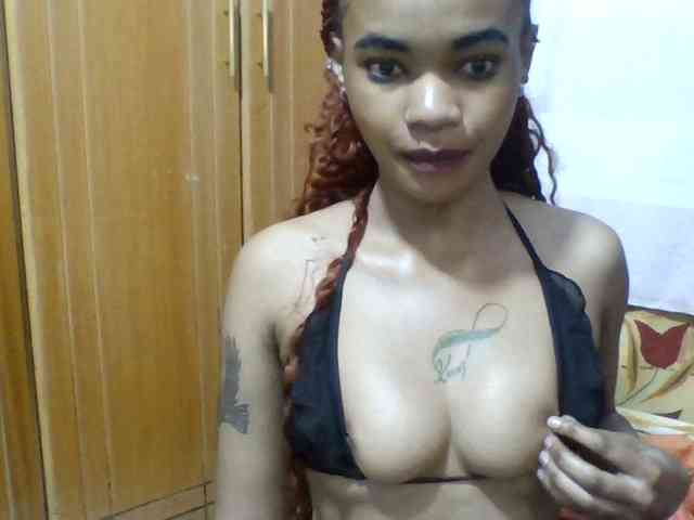 Prettie-brownskin webcam