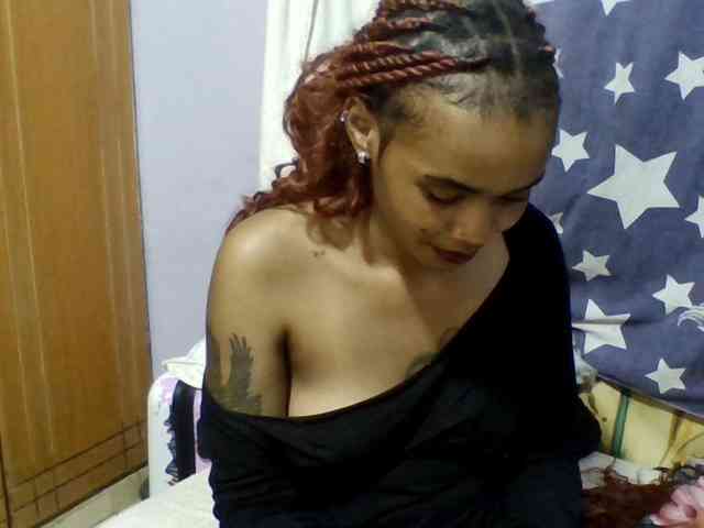 Prettie-brownskin webcam