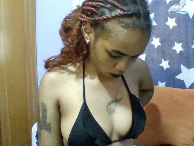 Prettie-brownskin webcam