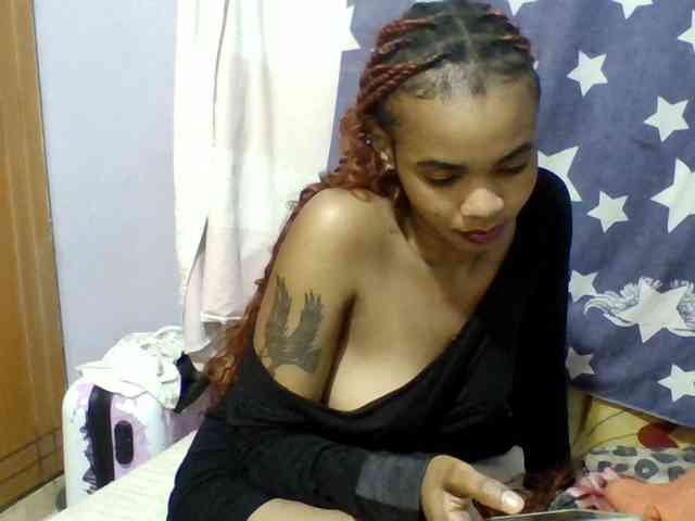 Prettie-brownskin webcam