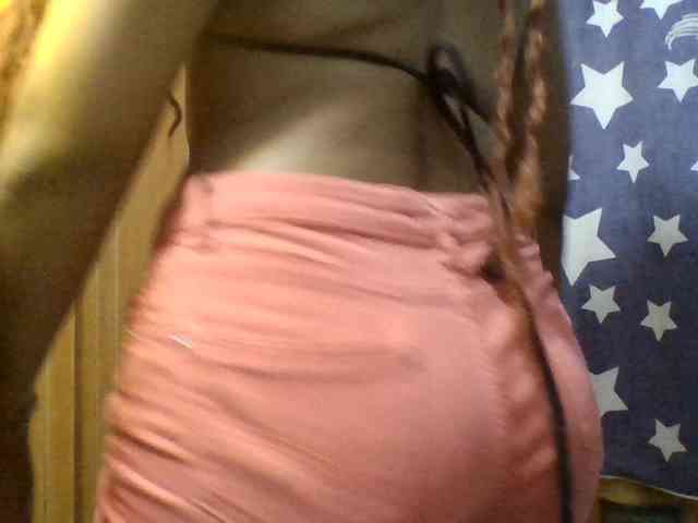 Prettie-brownskin webcam