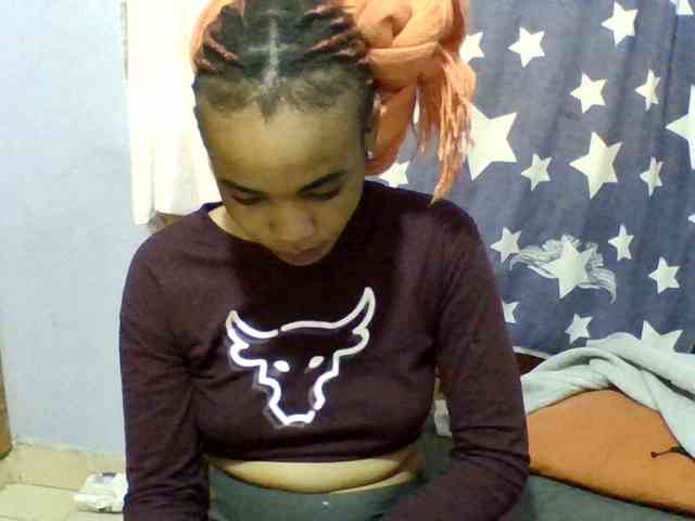 Prettie-brownskin webcam
