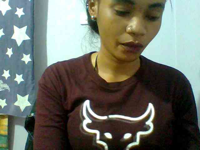 Prettie-brownskin webcam