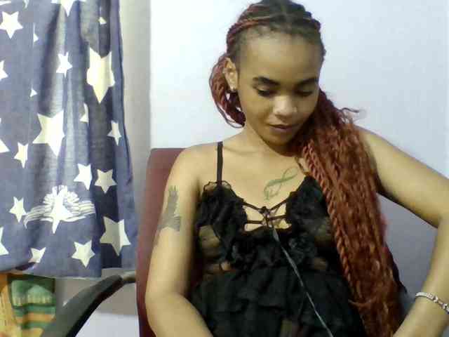 Prettie-brownskin webcam