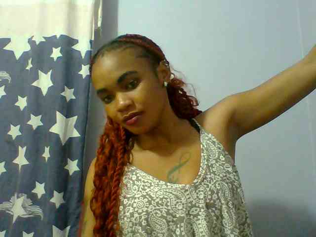 Prettie-brownskin webcam