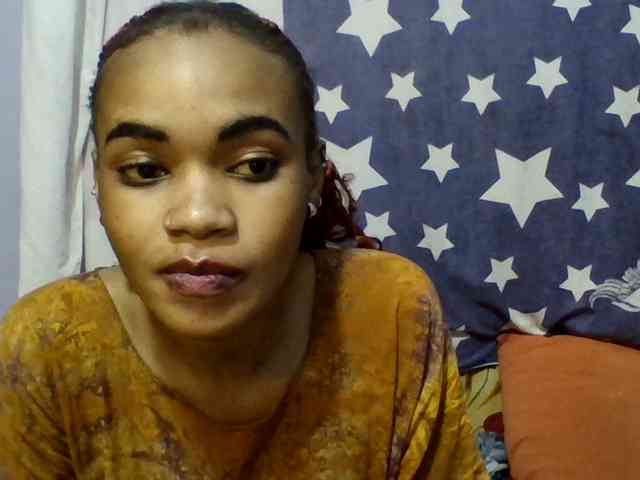 Prettie-brownskin webcam