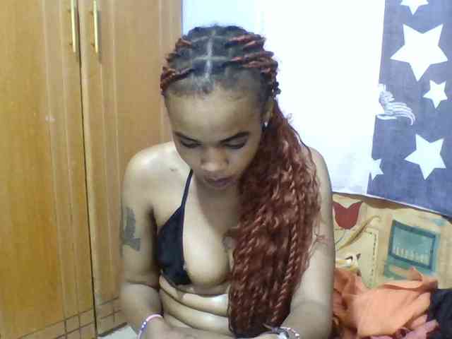 Prettie-brownskin webcam