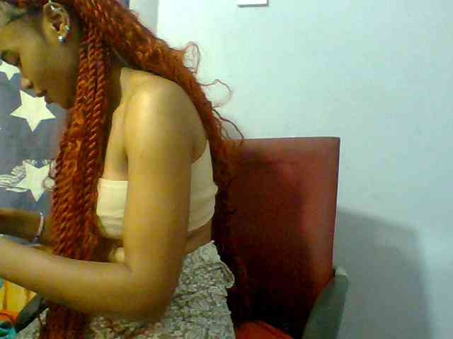 Prettie-brownskin webcam