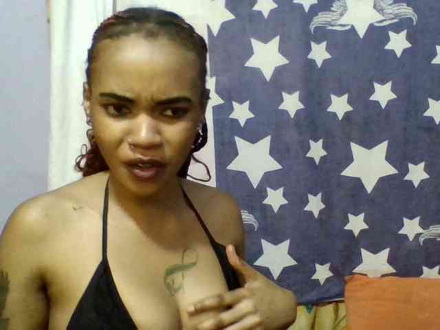 Prettie-brownskin webcam