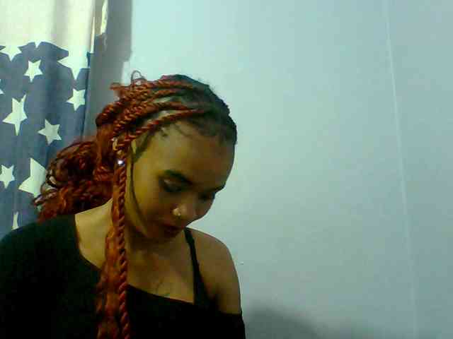 Prettie-brownskin webcam