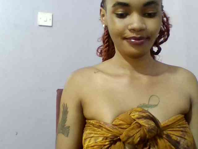 Prettie-brownskin webcam