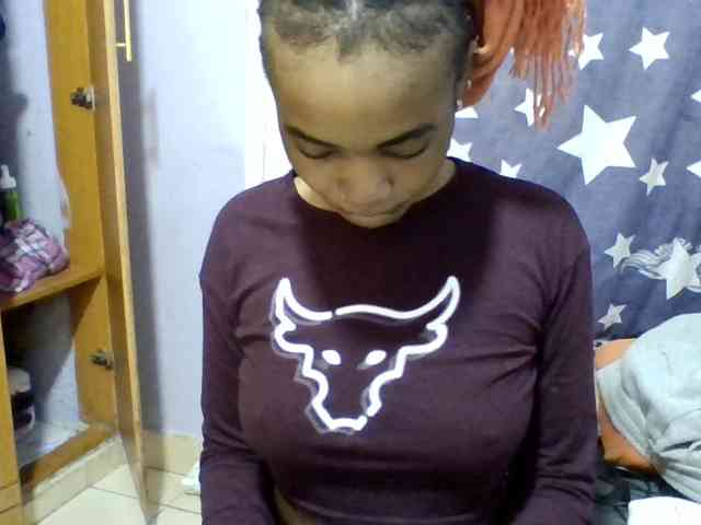 Prettie-brownskin webcam