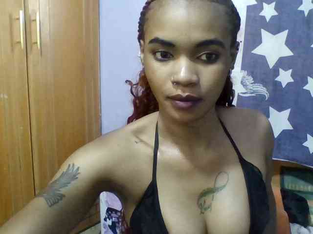 Prettie-brownskin webcam