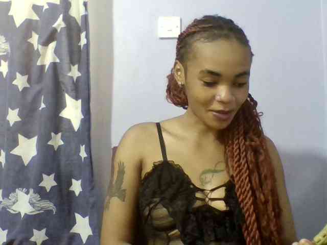 Prettie-brownskin webcam
