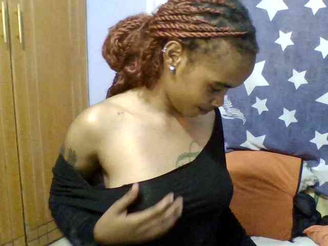 Prettie-brownskin webcam