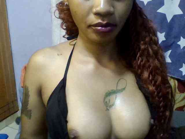 Prettie-brownskin webcam
