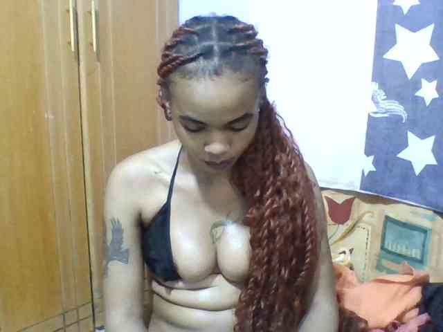 Prettie-brownskin webcam