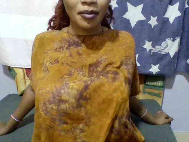 Prettie-brownskin webcam