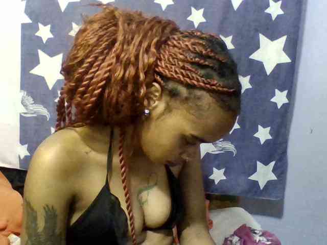 Prettie-brownskin webcam