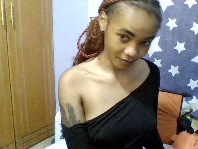 Prettie-brownskin webcam