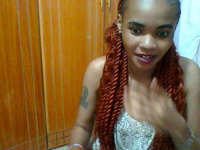Prettie-brownskin webcam