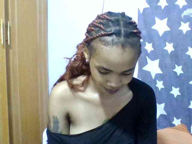 Prettie-brownskin webcam