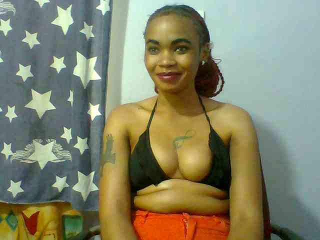 Modella: Prettie-brownskin