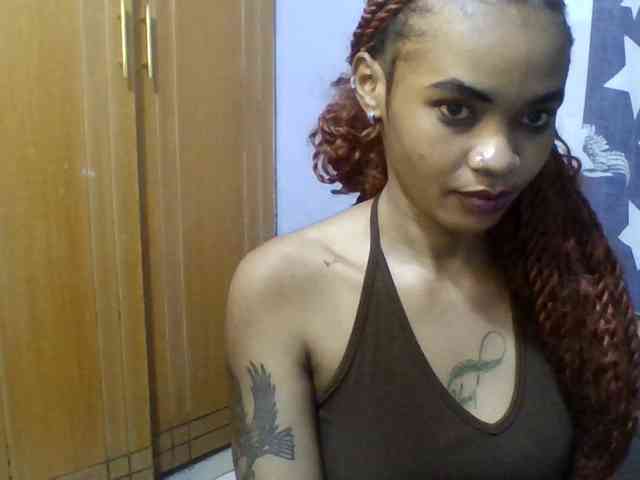 Prettie-brownskin webcam