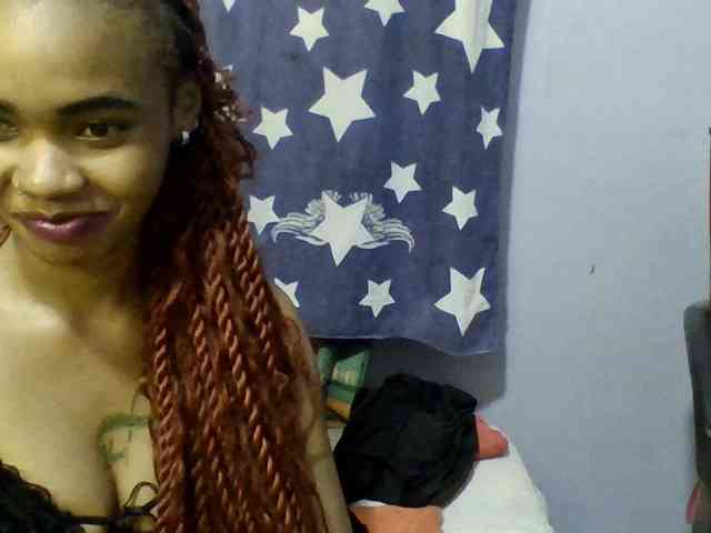 Prettie-brownskin webcam