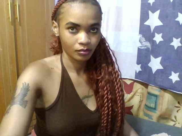 Prettie-brownskin webcam