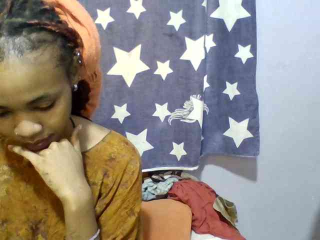 Prettie-brownskin webcam