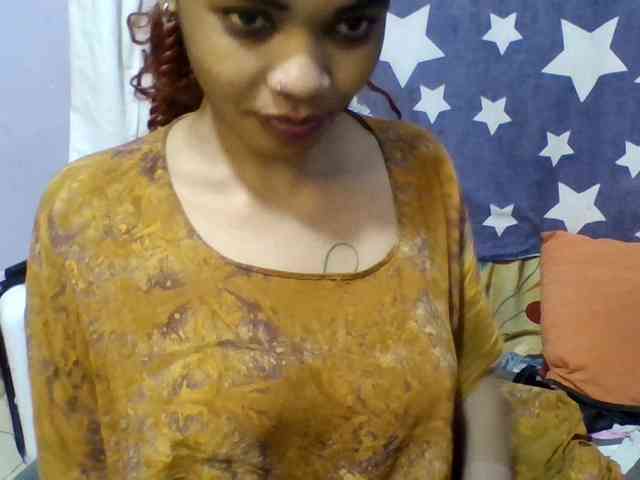 Prettie-brownskin webcam