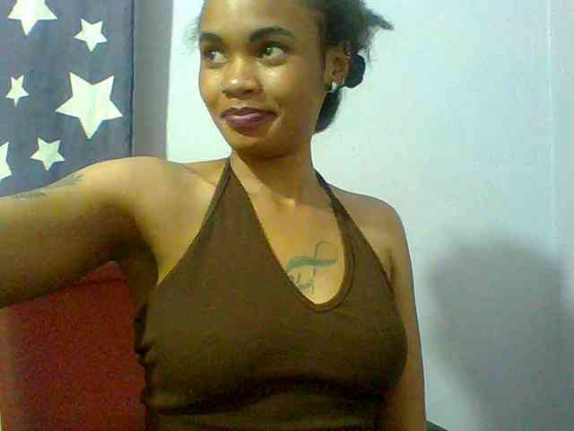 Prettie-brownskin webcam