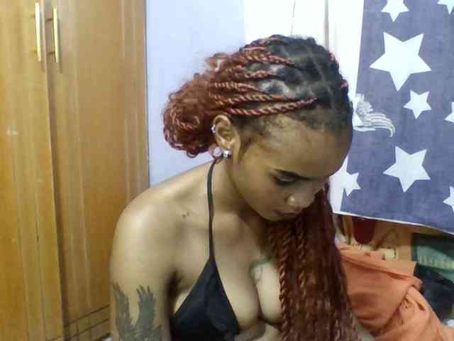 Prettie-brownskin webcam