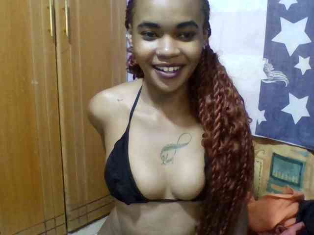 Prettie-brownskin webcam