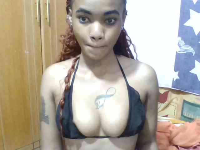 Prettie-brownskin webcam