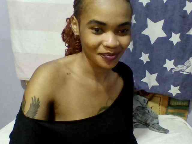 Prettie-brownskin webcam