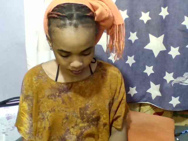 Prettie-brownskin webcam