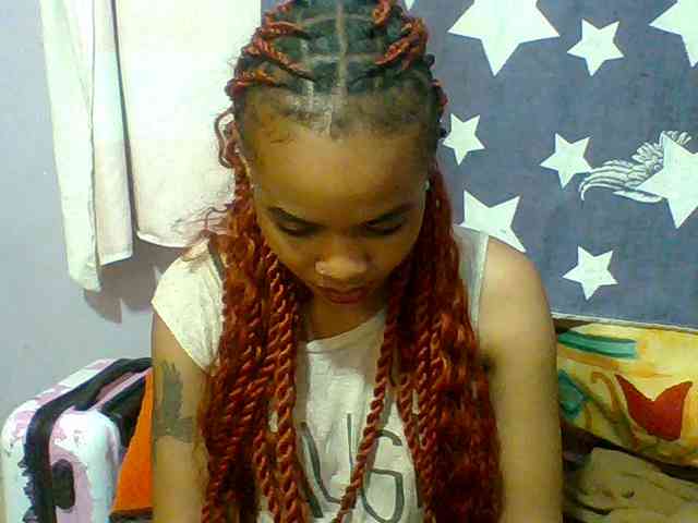 Prettie-brownskin webcam