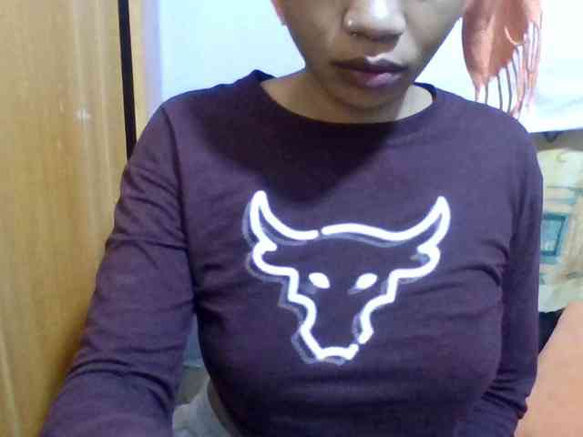 Prettie-brownskin webcam