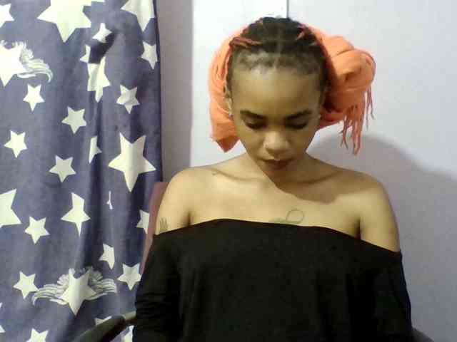 Prettie-brownskin webcam