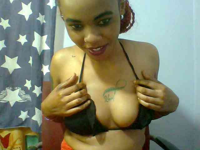 Prettie-brownskin webcam
