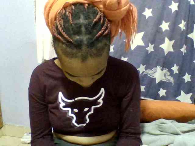 Prettie-brownskin webcam