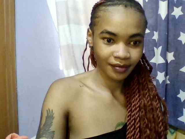 Prettie-brownskin webcam
