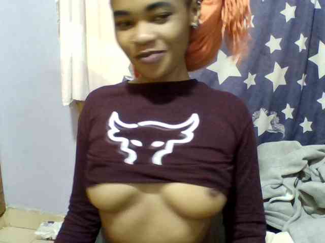 Prettie-brownskin webcam