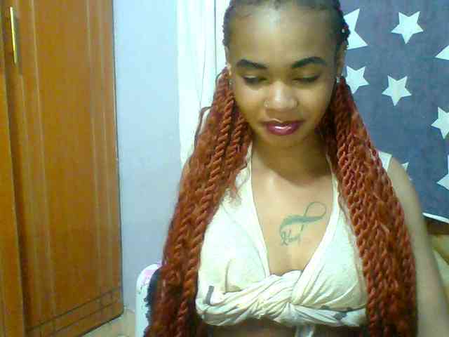 Prettie-brownskin webcam