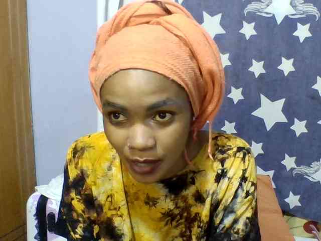 Prettie-brownskin webcam