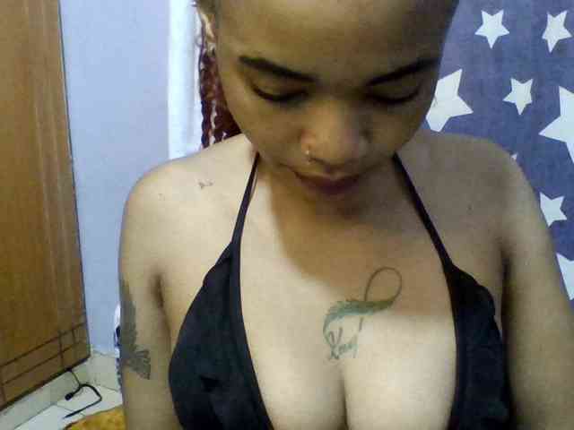 Prettie-brownskin webcam